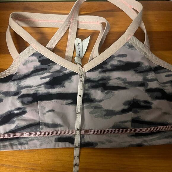Lululemon Sports Bra 6 - Picture 6 of 6